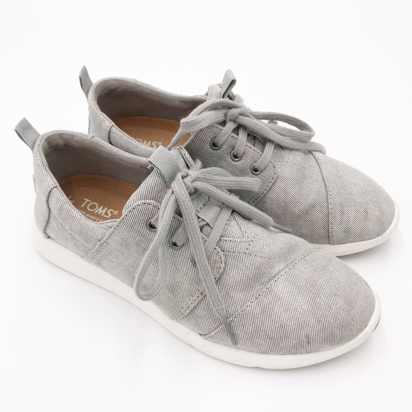 toms white shoes